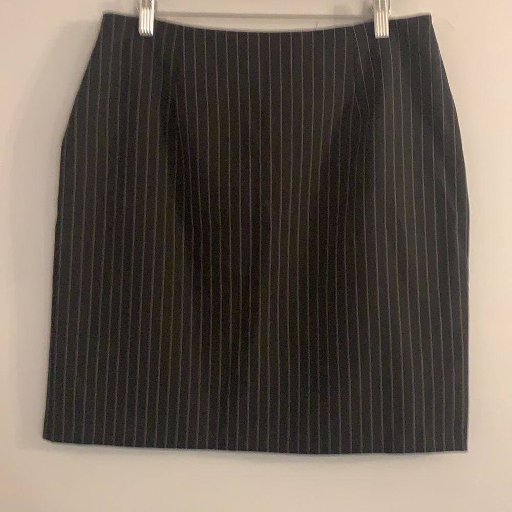 DANIELLE B. - Pin stripe pencil skirt